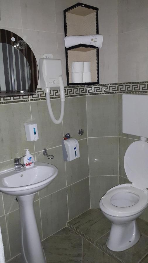 Apartmani Aida Улцинь Экстерьер фото